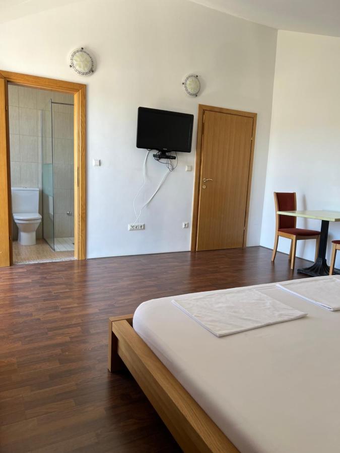 Studio Apartman Cesarica Exterior photo